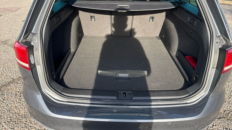 Volkswagen Passat 2.0 TDI R-Line 5dr DSG [Panoramic Roof] Diesel Estate